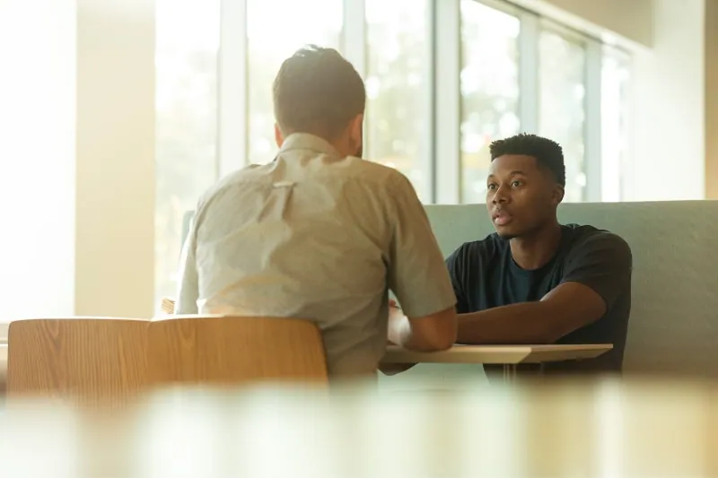 Bila gesprek: wat het is en hoe je het voert